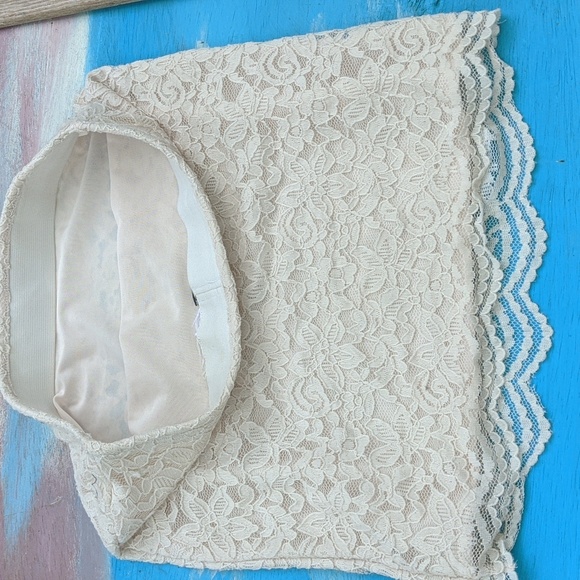 Deluxe Italian lace mini skirt stretch vintage Like New - Picture 2 of 2
